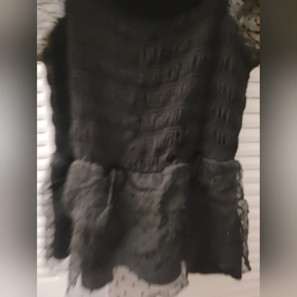 Elegant Black Women's Top Size Small - Picture 2 of 8